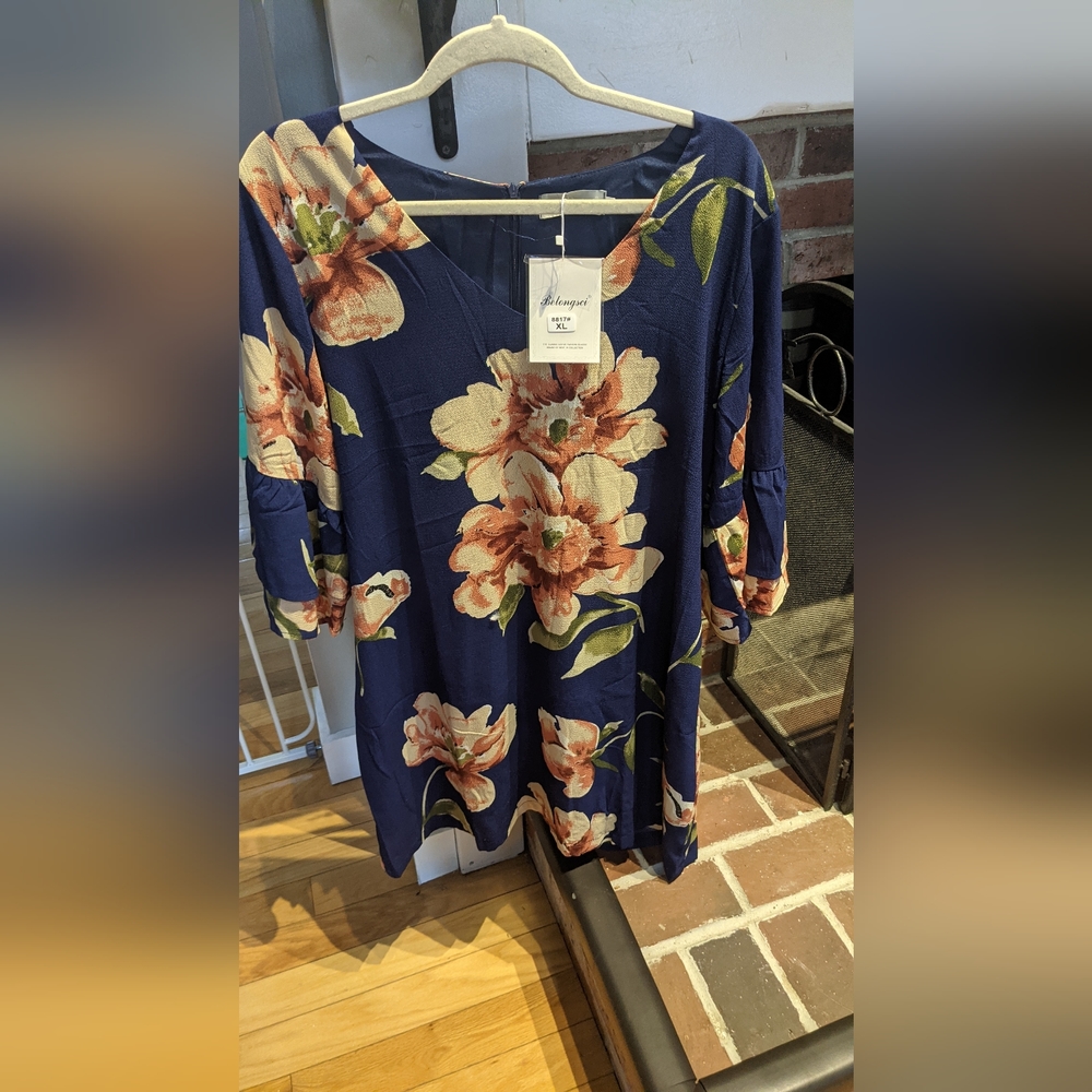 Dress - Picture 2 of 2